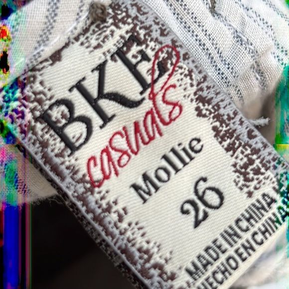 Buckle BKE casuals Mollie brown shorts size 26 - Picture 6 of 9